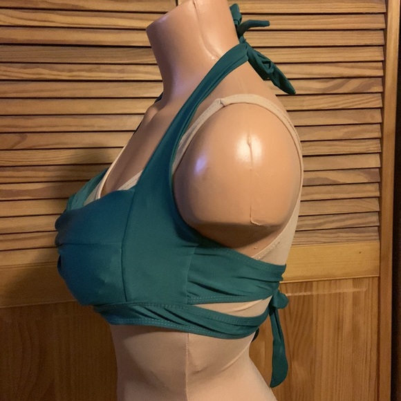 Unbranded bikini top green pinup style with double back strap Asian size 2X US S - Picture 2 of 8